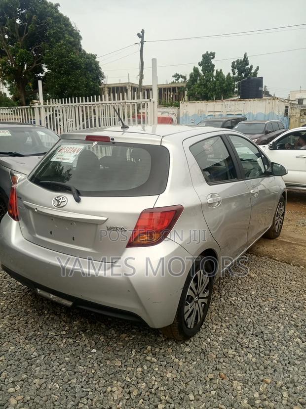 Toyota Yaris L Hatchback 5dr 2017 Silver