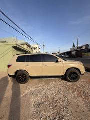 Toyota Highlander 3.5L 4WD 2013 Brown for sale