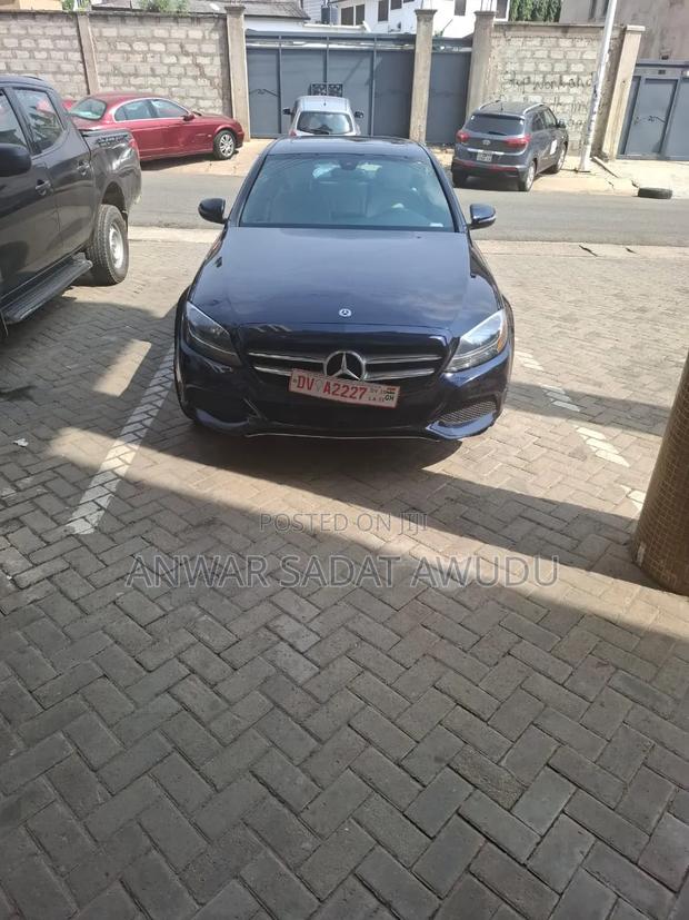 Mercedes-Benz C300 2018 Blue