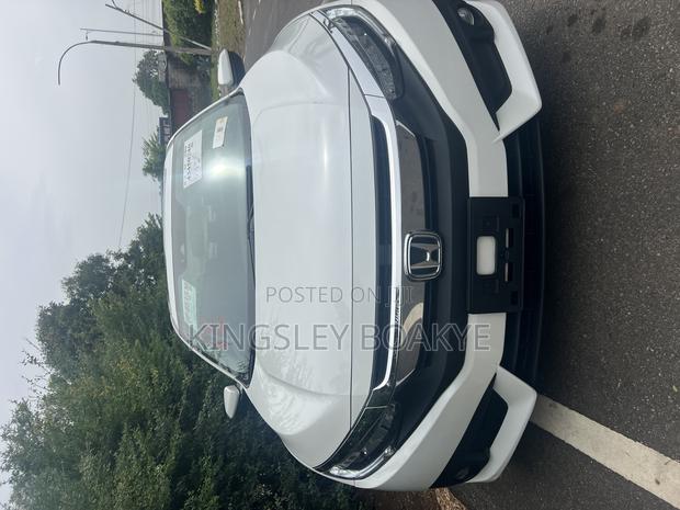 Honda Civic Touring 4dr Sedan (1.5L 4cyl) 2017 White