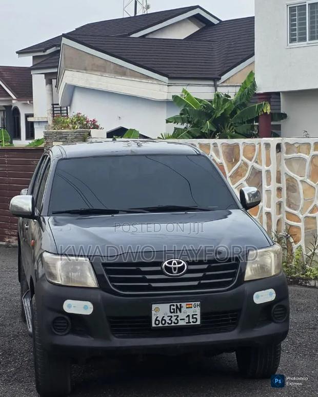 Toyota Hilux 2015 Black