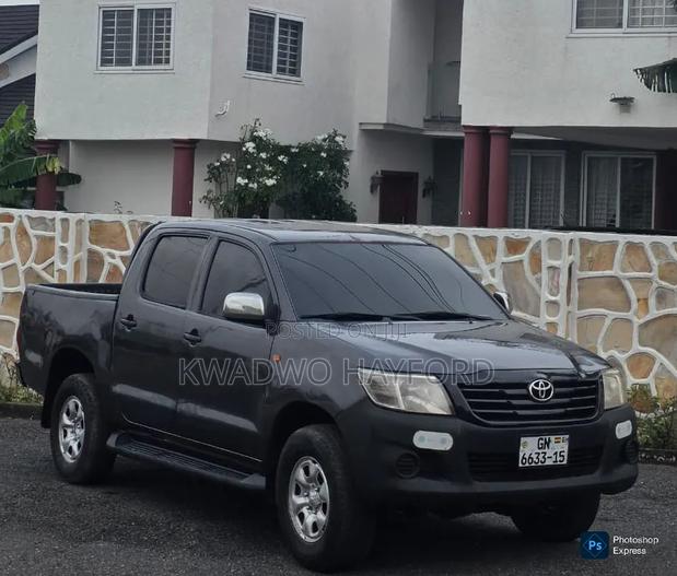 Toyota Hilux 2015 Black