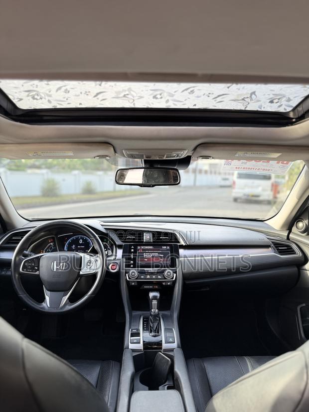 Honda Civic Touring 4dr Sedan (1.5L 4cyl) 2017 Silver