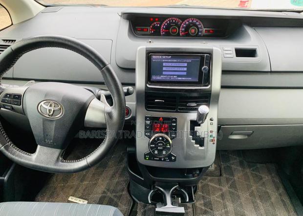 Toyota Voxy 2013 Black