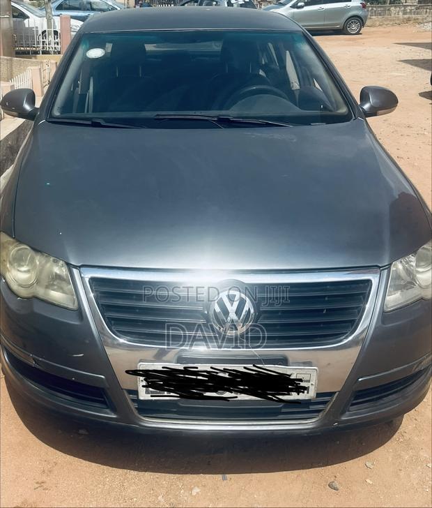 Volkswagen Passat 2.0 2007 Gray