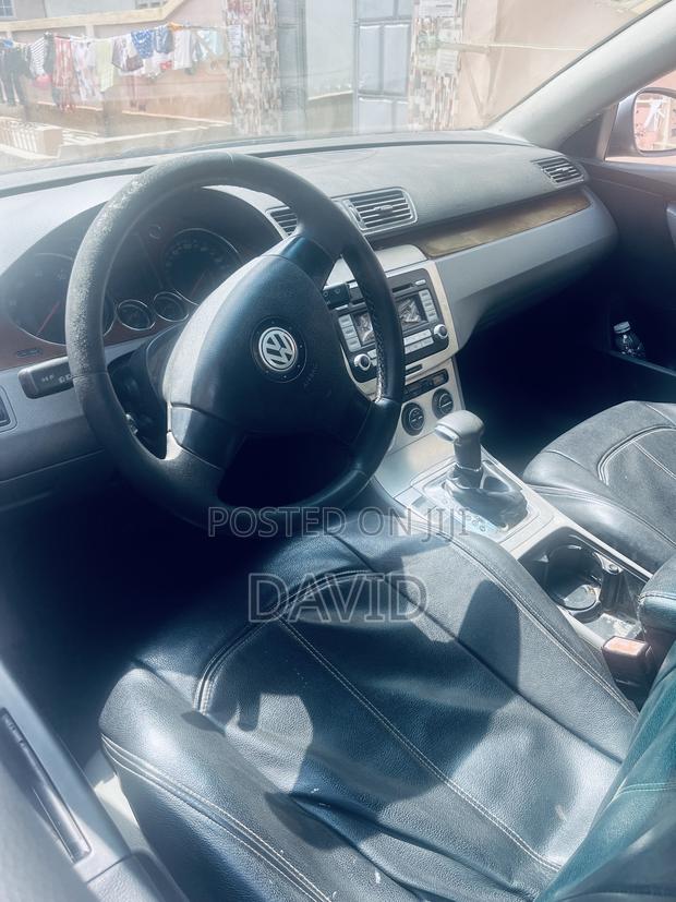 Volkswagen Passat 2.0 2007 Gray