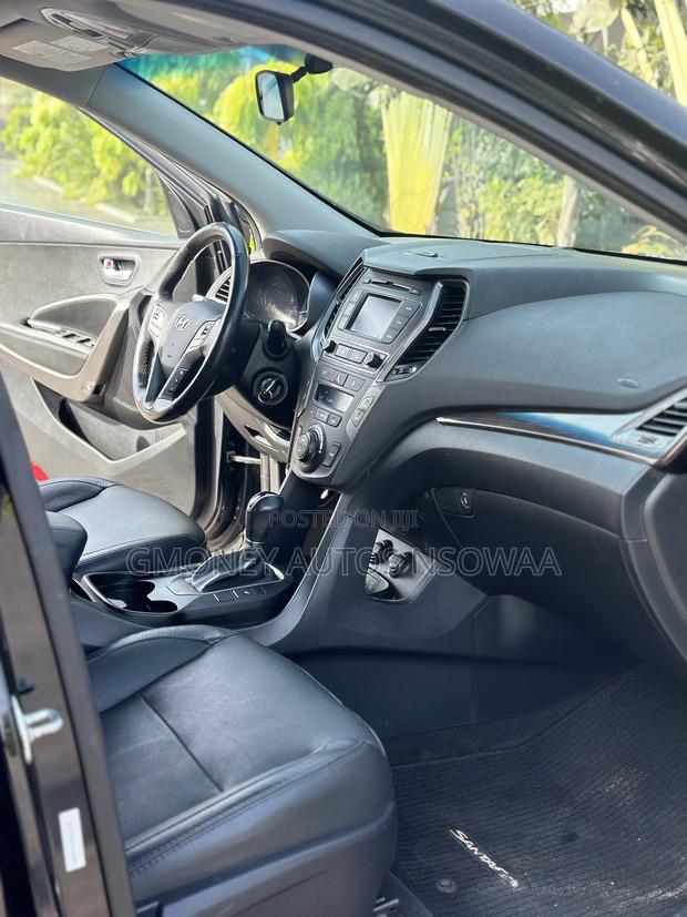 Hyundai Santa Fe Limited FWD 2017 Black