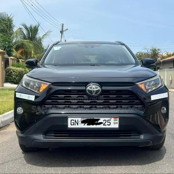 Toyota RAV4 XLE AWD 2019 Black