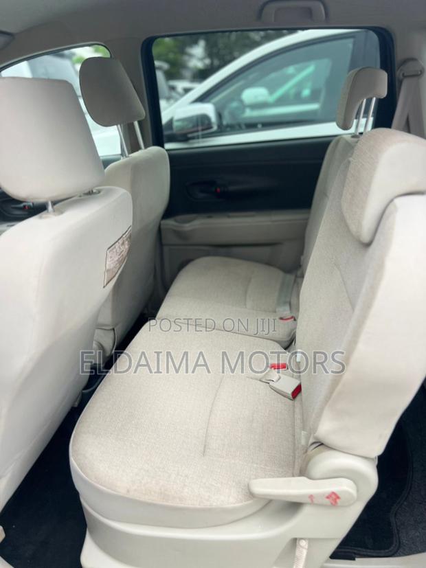 Toyota Passo Sette 1.5 AWD 2012 Brown