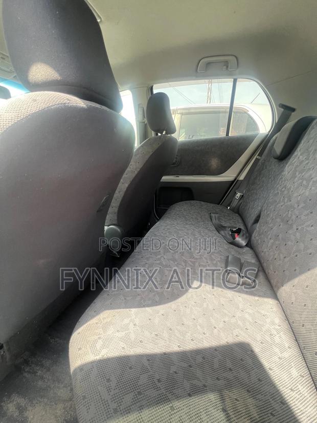 Toyota Vitz 1.3 FWD 3dr 2010 Silver