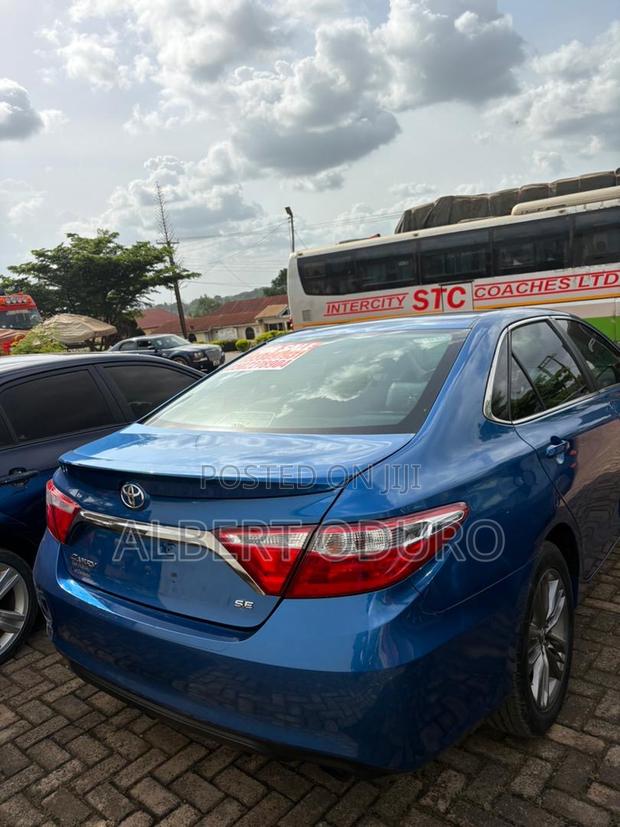 Toyota Camry SE 4dr Sedan (2.5L 4cyl 6A) 2017 Blue