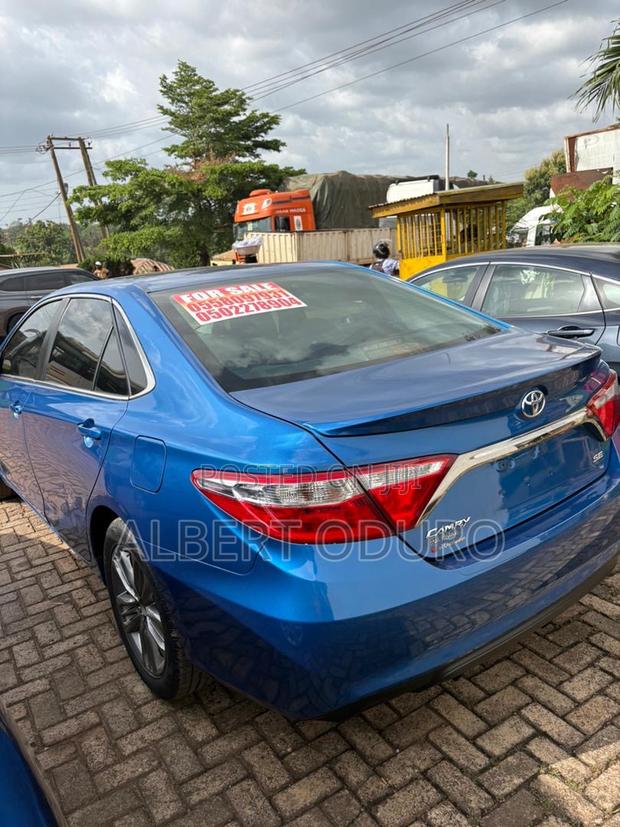 Toyota Camry SE 4dr Sedan (2.5L 4cyl 6A) 2017 Blue