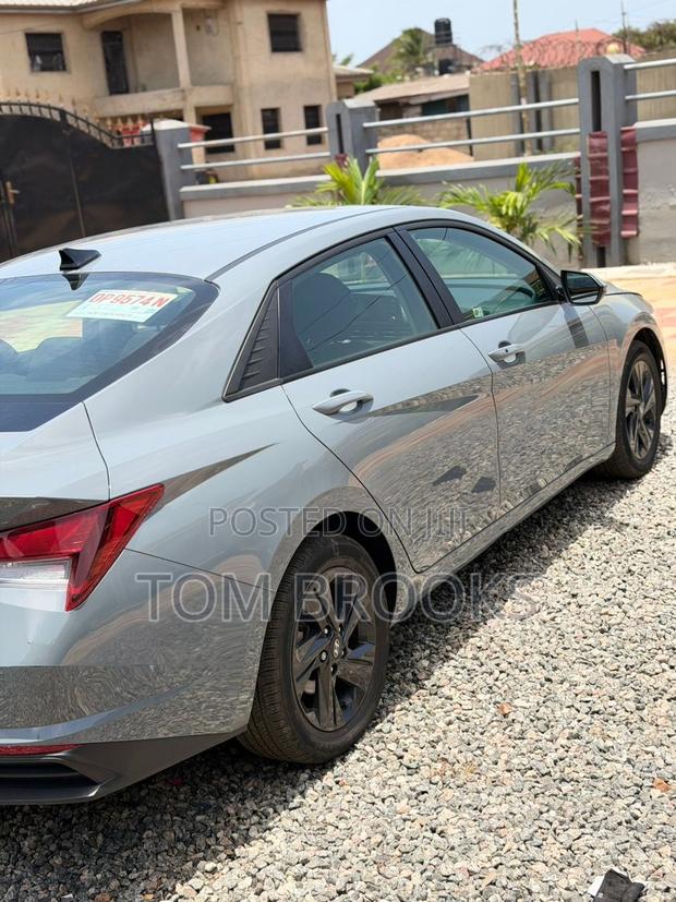 Hyundai Elantra 2023 Gray