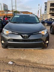 Toyota RAV4 Limited 4dr SUV (2.5L 4cyl 6A) 2018 Gray for sale