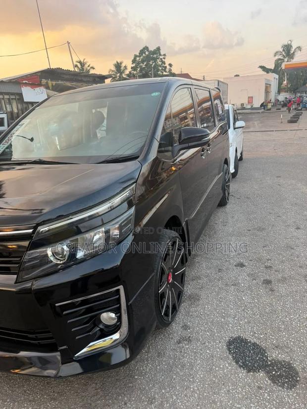 Toyota Voxy SV Premium 2014 Black
