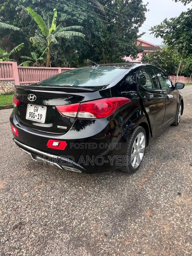 Hyundai Elantra Limited Sedan FWD (1.8L 4cyl 6A) 2013 Black