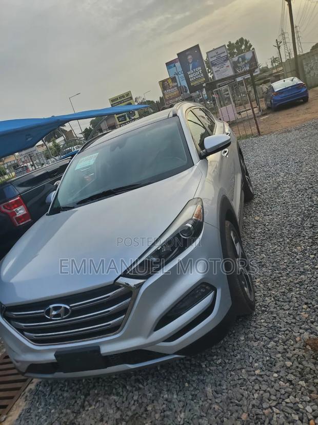 Hyundai Tucson Limited AWD 2017 Silver