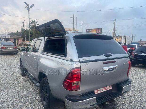 Toyota Hilux 2017 Silver