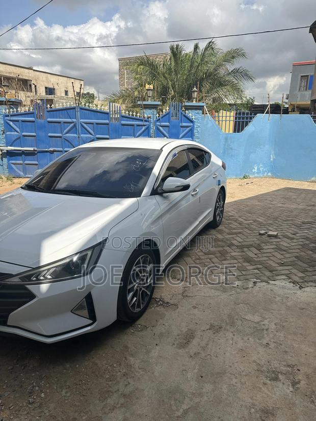 Hyundai Avante 2019 White