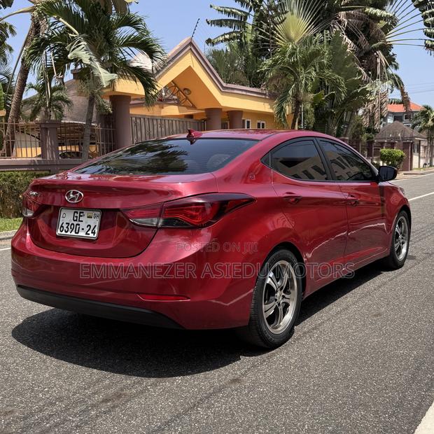 Hyundai Elantra Limited Sedan FWD (1.8L 4cyl 6A) 2016 Burgundy