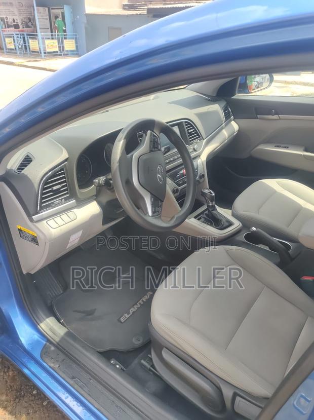 Hyundai Elantra 2017 Blue