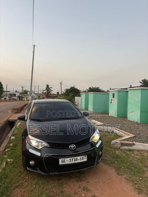 Toyota Corolla S w/Special Edition Pkg (1.8L 4cyl CVT) 2016 Black