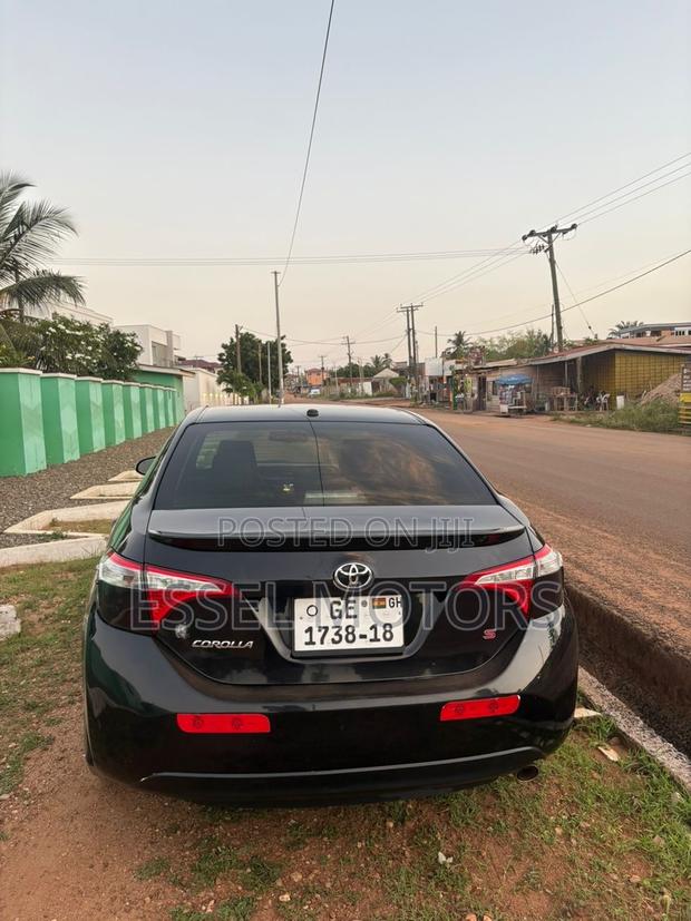 Toyota Corolla S w/Special Edition Pkg (1.8L 4cyl CVT) 2016 Black