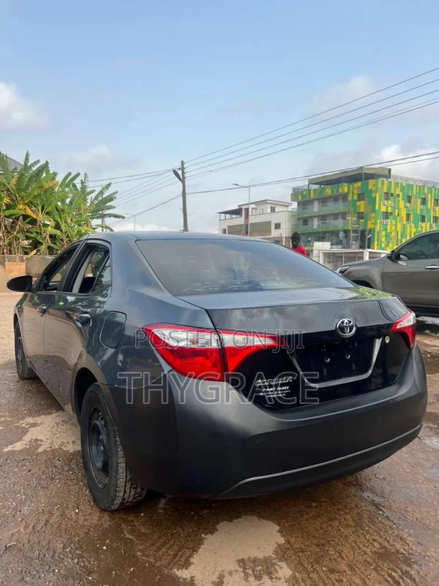Toyota Corolla LE 4dr Sedan (1.8L 4cyl CVT) 2016 Gray