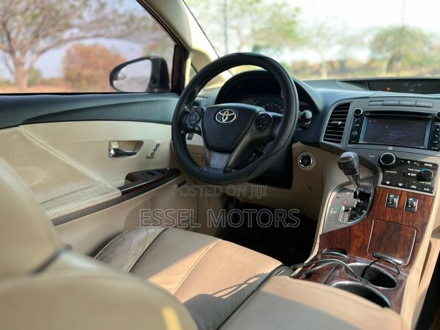 Toyota Venza AWD 2012 Brown