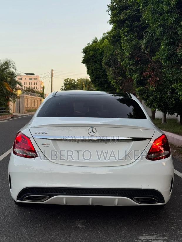Mercedes-Benz C300 2018 White