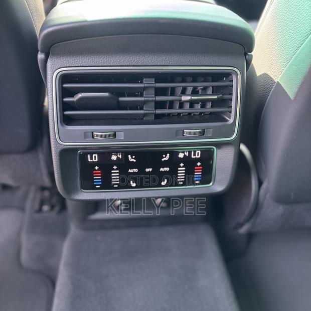Audi Q7 2024 Gray