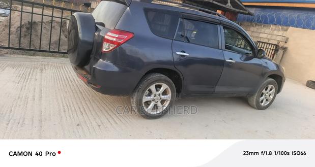 Toyota RAV4 2.5 Limited 2010 Blue