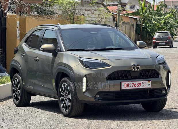 Toyota Yaris Cross 2025 Gold