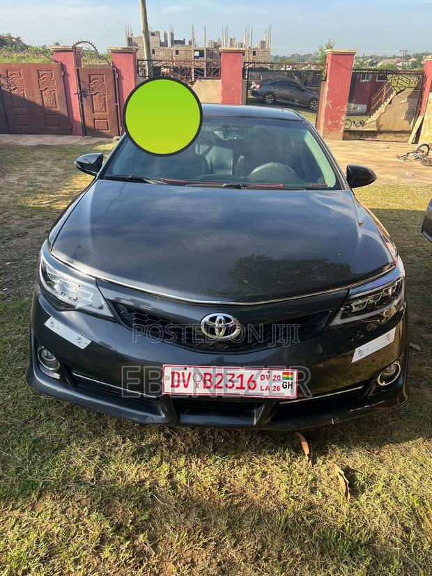 Toyota Camry SE 4dr Sedan (2.5L 4cyl 6A) 2014 Gray
