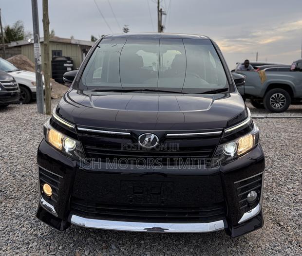 Toyota Voxy 2015 Black