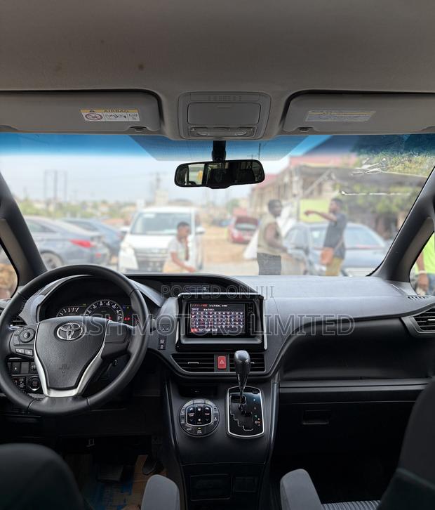 Toyota Voxy 2015 Black