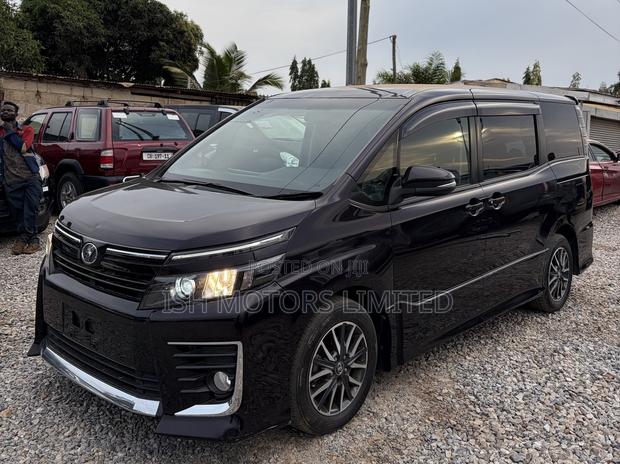Toyota Voxy 2015 Black