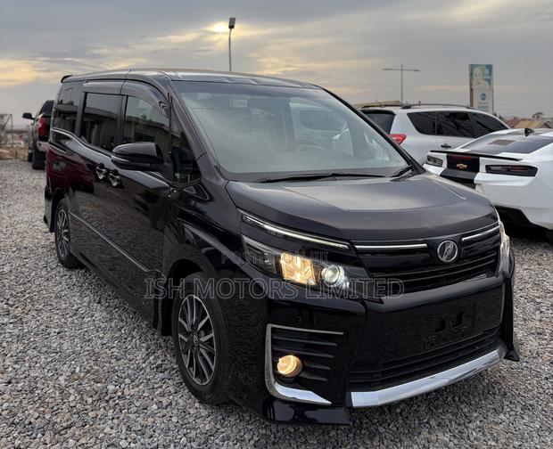 Toyota Voxy 2015 Black