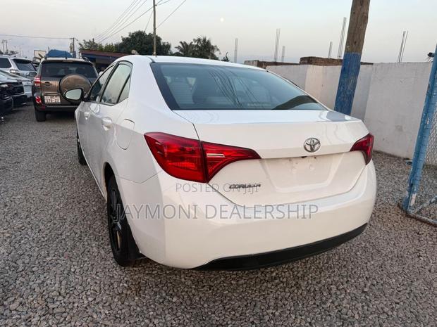 Toyota Corolla 2017 White