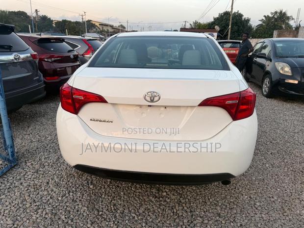 Toyota Corolla 2017 White