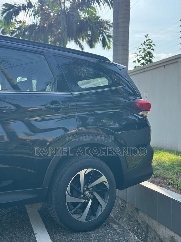 Toyota Rush 1.5 AWD 2018 Black