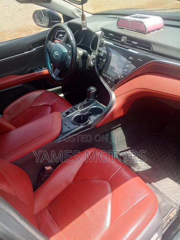 Toyota Camry XSE FWD (2.5L 4cyl 8AM) 2018 Black