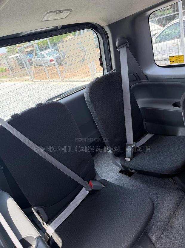Toyota Sienta 2011 Gray