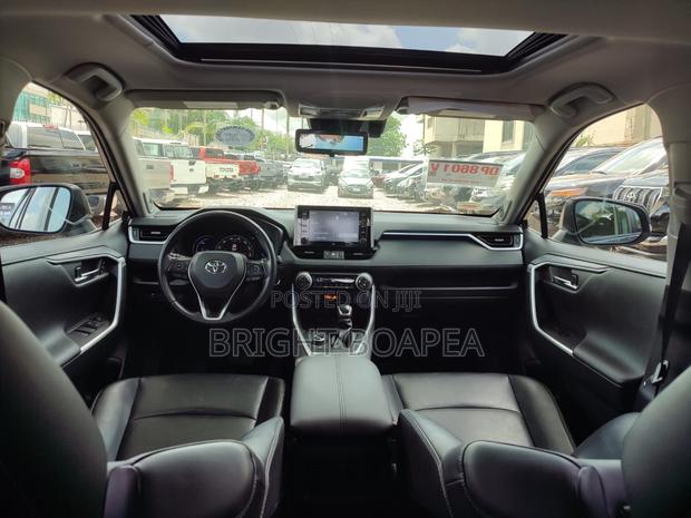 Toyota RAV4 Limited AWD 2019 Gray