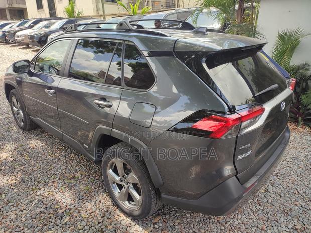 Toyota RAV4 Limited AWD 2019 Gray