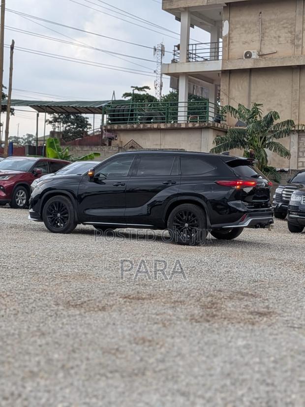 Toyota Highlander XSE AWD 2023 Black