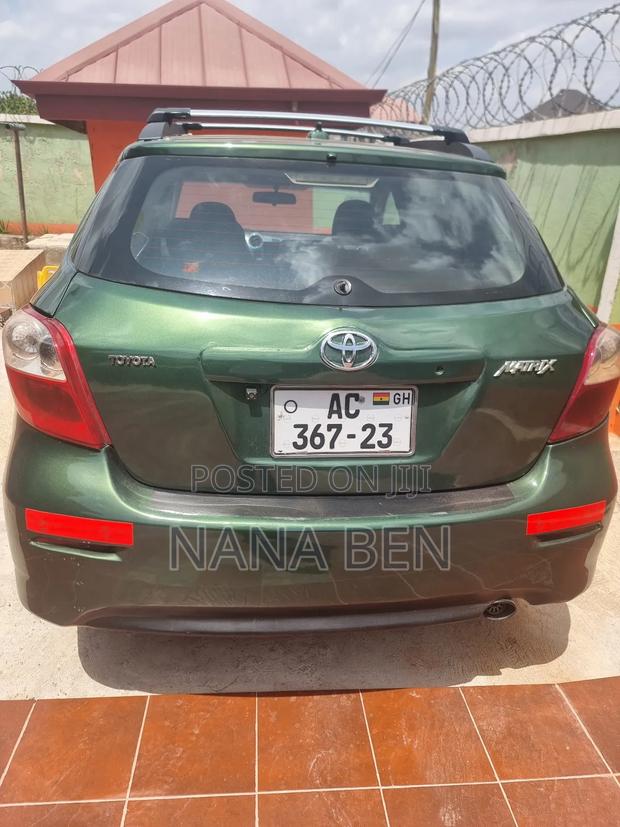 Toyota Matrix L Hatchback FWD (1.8L 4cyl 5M) 2012