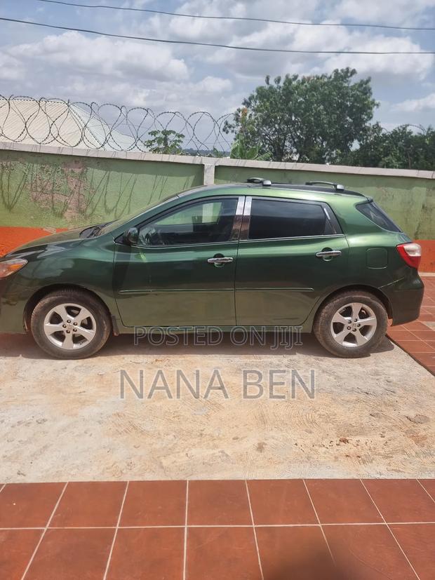Toyota Matrix L Hatchback FWD (1.8L 4cyl 5M) 2012