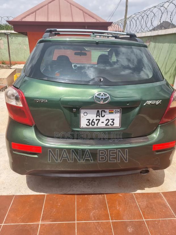 Toyota Matrix L Hatchback FWD (1.8L 4cyl 5M) 2012