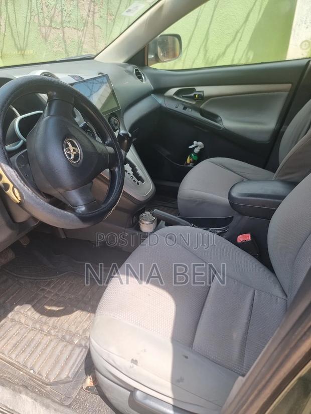 Toyota Matrix L Hatchback FWD (1.8L 4cyl 5M) 2012